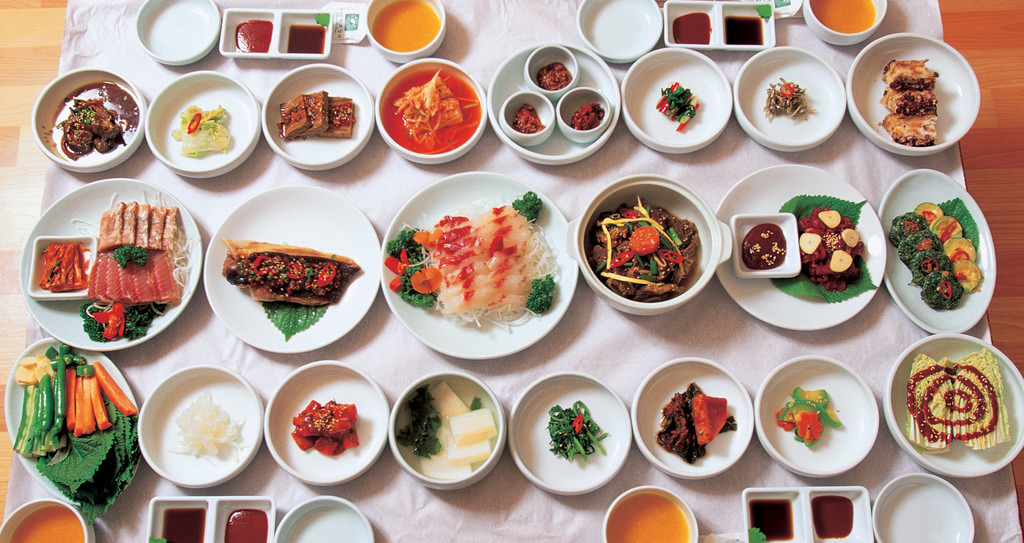 korean-meal-setup